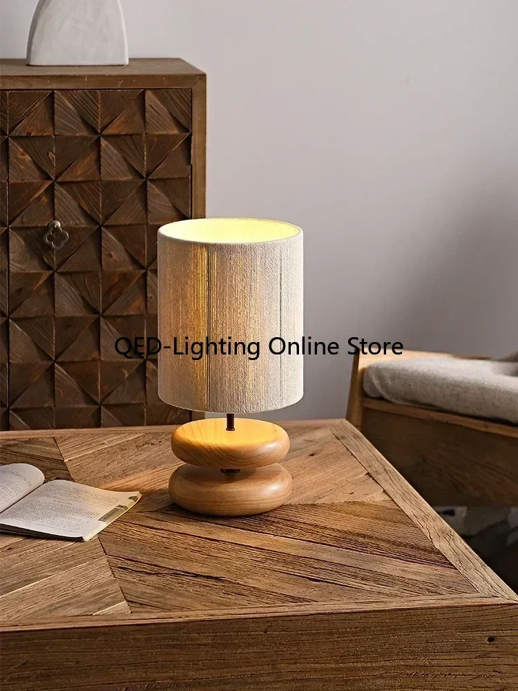 Japanese Style Creative Bedside Table Lamp Walnut Wood Color for Bedroom Designer Solid Wood Living Room Study Retro Table Lamp