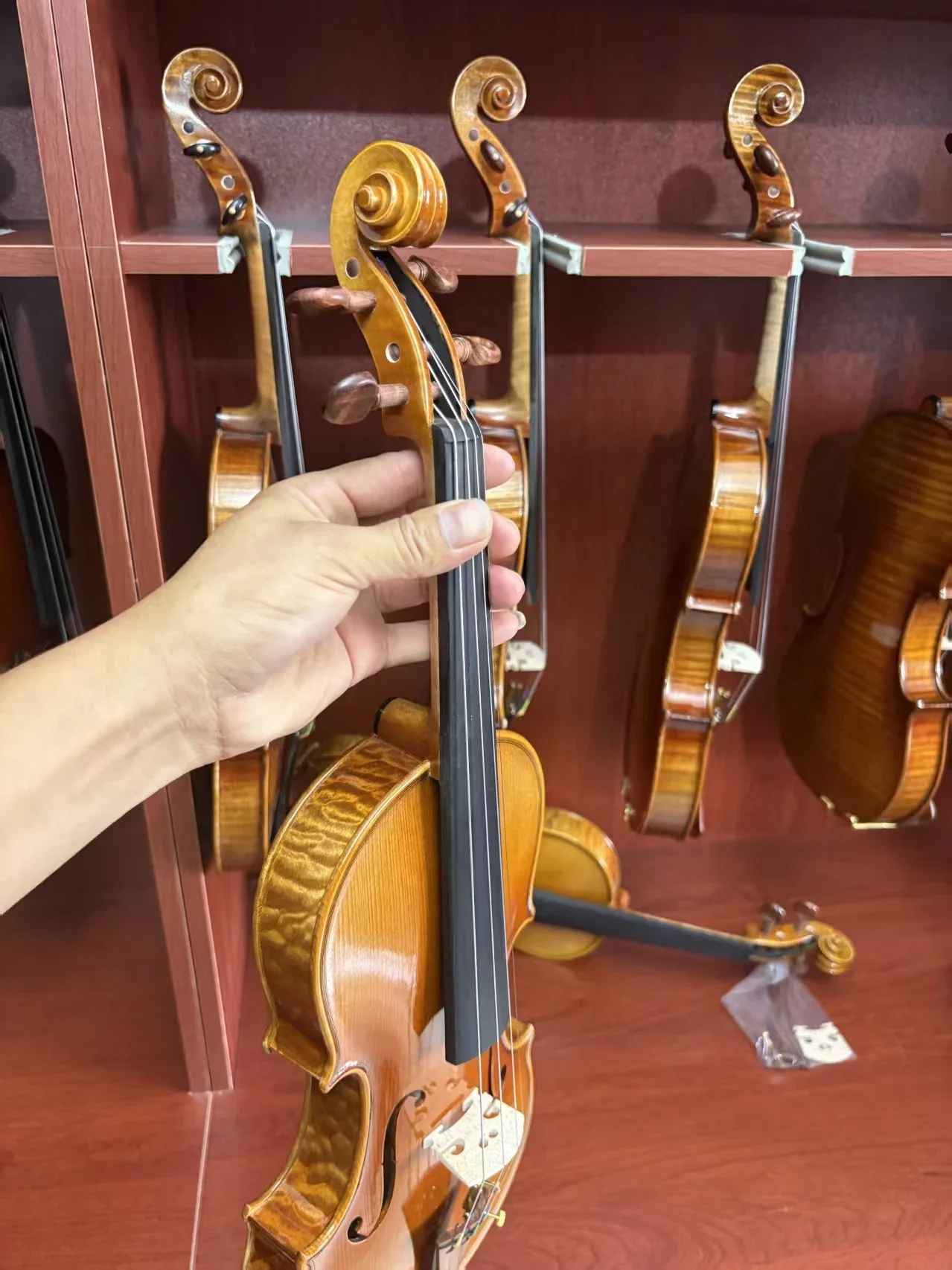 4/4  Handmade Violin Sweet Sound Good Grain Solid Spruce and Maple  Made by Experienced Luthier Aubert Bridge Strings
