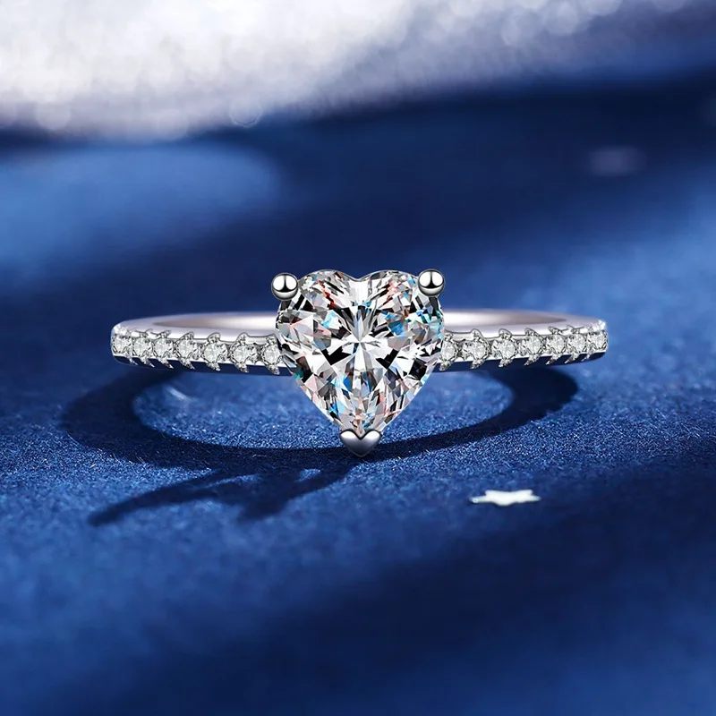 

Женское сексуальное излучающее кольцо в форме сердца с муассанитом D, 1 карат, цветное VVS, серебряное кольцо S925, ювелирные изделия с платиновым покрытием для женщин