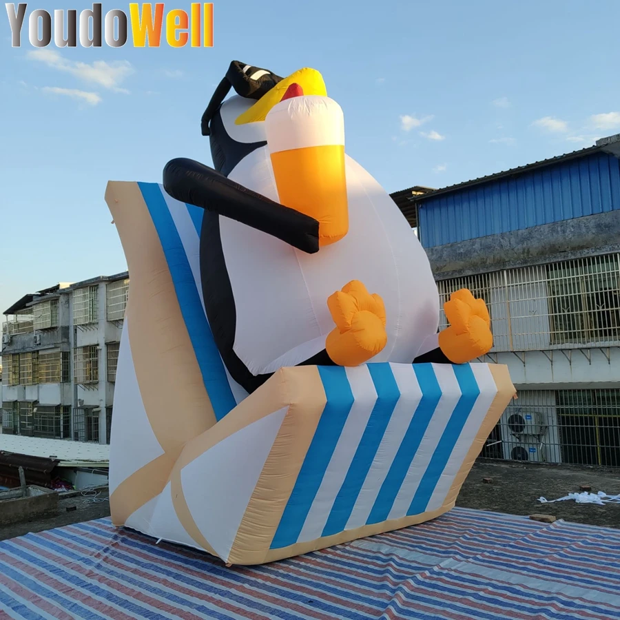 Elastic animal -shaped penguin wearing swimming ring model