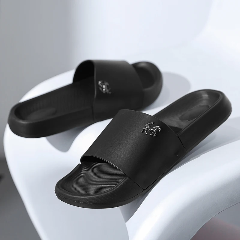 

Summer Men's Slippers Simple Solid Color Large-sized Form-fitting Lightweight Casual Anti-slip Soft-soled Fashionable Sandals