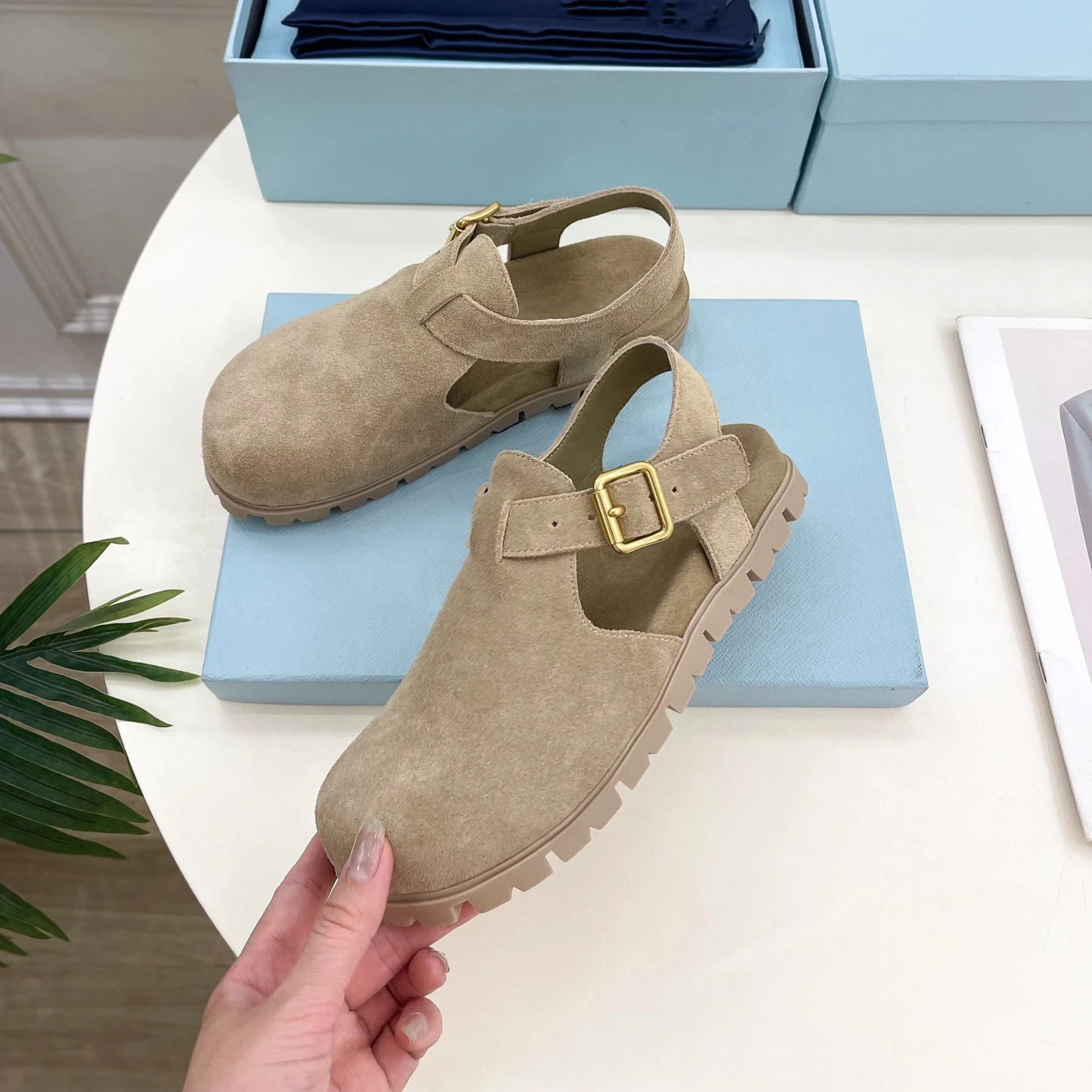 

SHIYUNJIN обувь женские размеры 35-42 сандалии из натуральной коровьей замши пляжные туфли на плоской подошве с круглым носком и пряжкой на ремешке дизайнерская обувь для отдыха Zapatillas