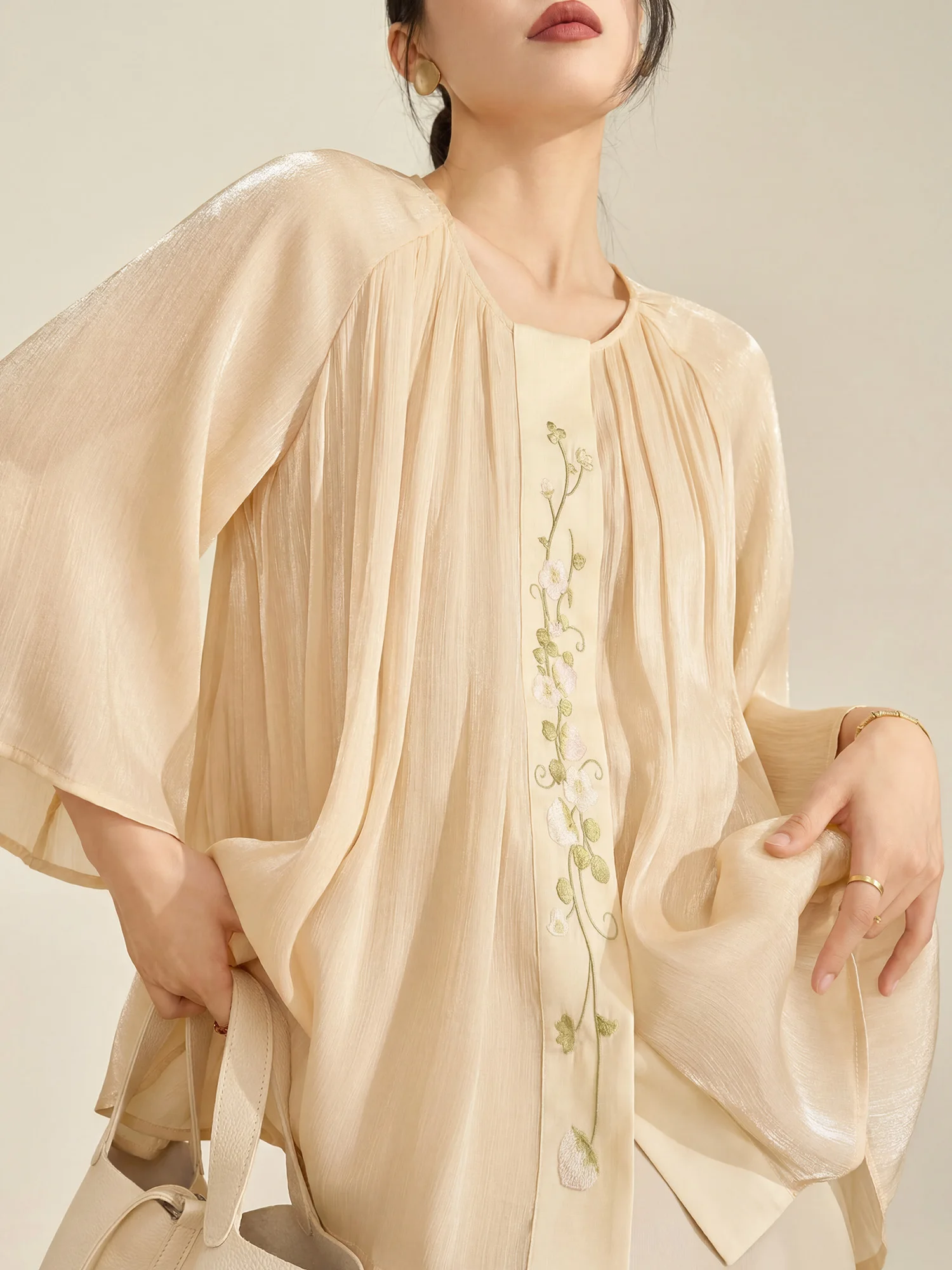 

Elegant Chinese Style Embroidered Chiffon Shirt Women's Spring Unique Beautiful Long Sleeve Button up Blouse Flowing Era