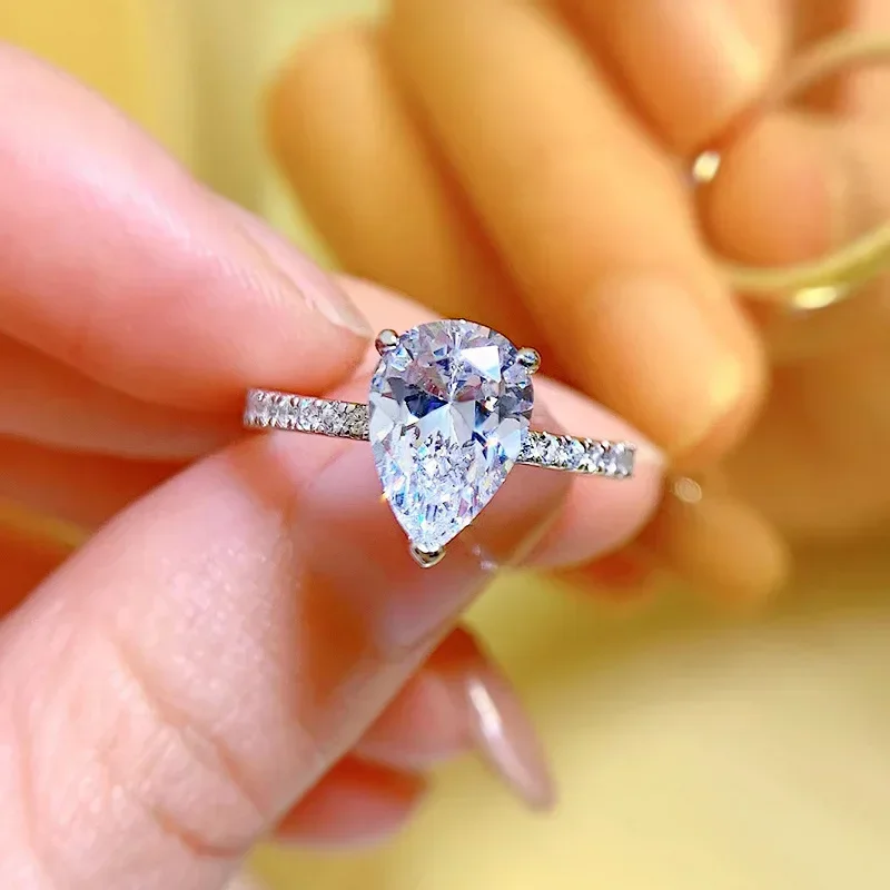 

Spring Qiaoer 925 Sterling Silver 7*10MM Pear Cut High Carbon Diamond Gemstone Ring For Women Fine Jewelry Engagement Rings