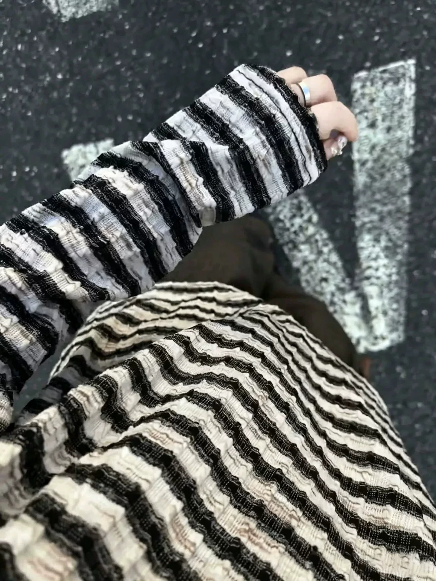 Loose Long Sleeve T-Shirt Men's Casual Comfortable Vintage Striped Bottom Shirt Button Decoration Autumn Leisure Fashion
