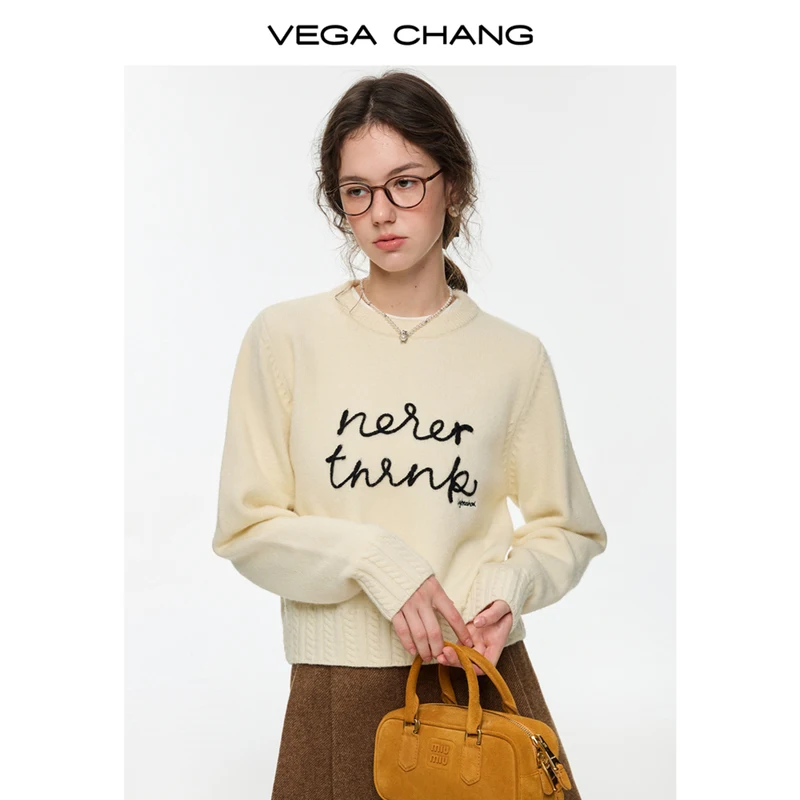 เสื้อถักไหมพรมผู้หญิง Vega Chang คอลเลคชั่นฤดูหนาวใหม่ ดีไซน์ตัวอักษรและเสื้อท่อนบนที่ดูอ่อนโยน
