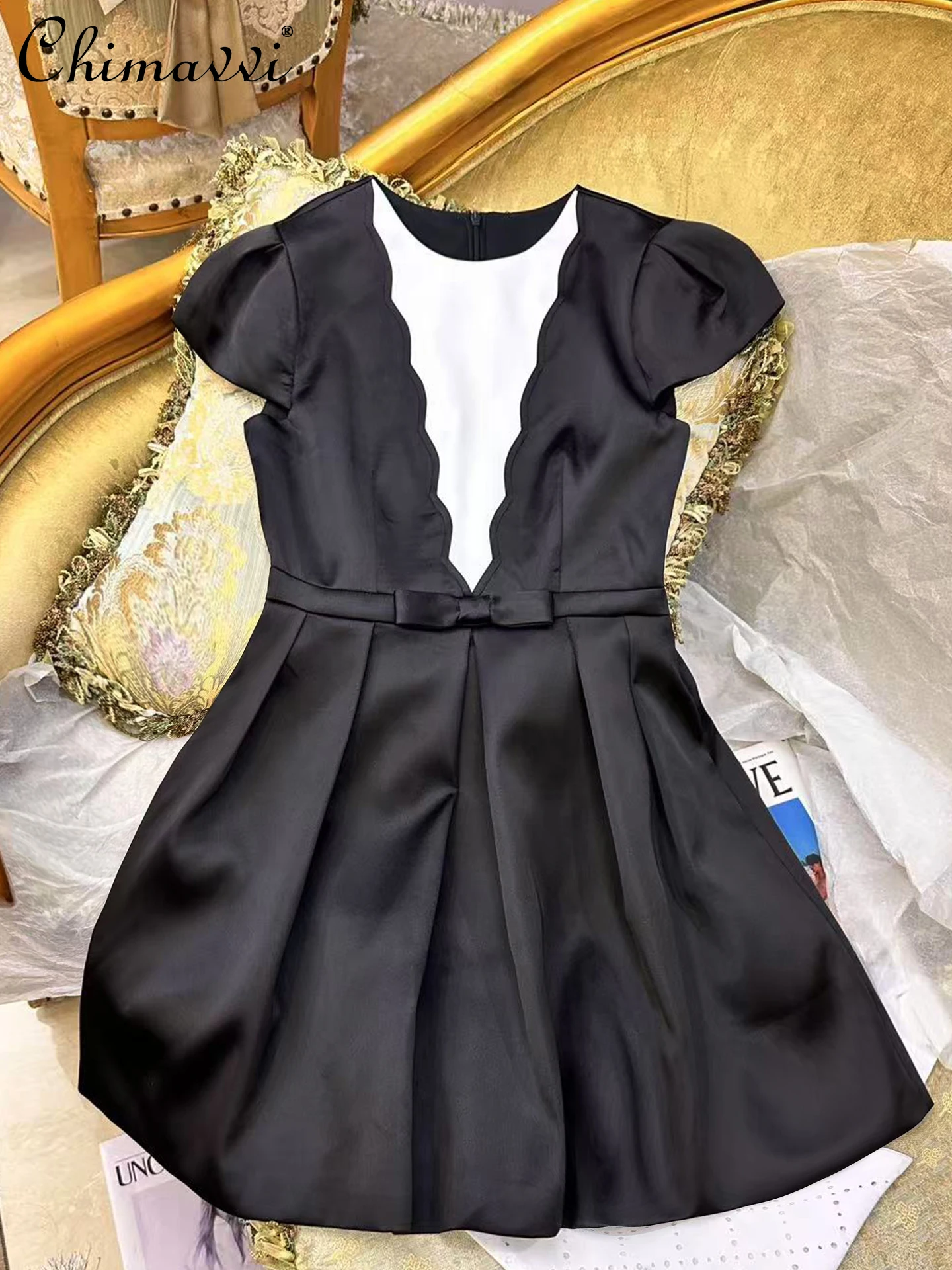 

Summer Fashion Black and White Contrasting Color Waist Princess Dress French Bubble Sleeve Elegant Socialite Fashion Party Dress