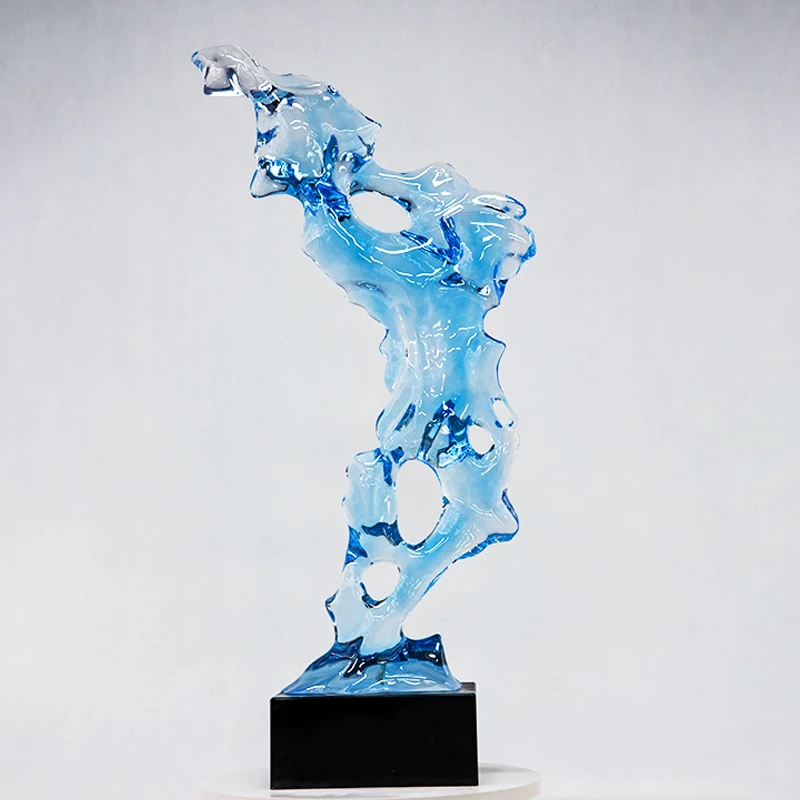 T*& Hot Selling Luxury Light Blue clear Exclusive Resin Statue Art Sculpture