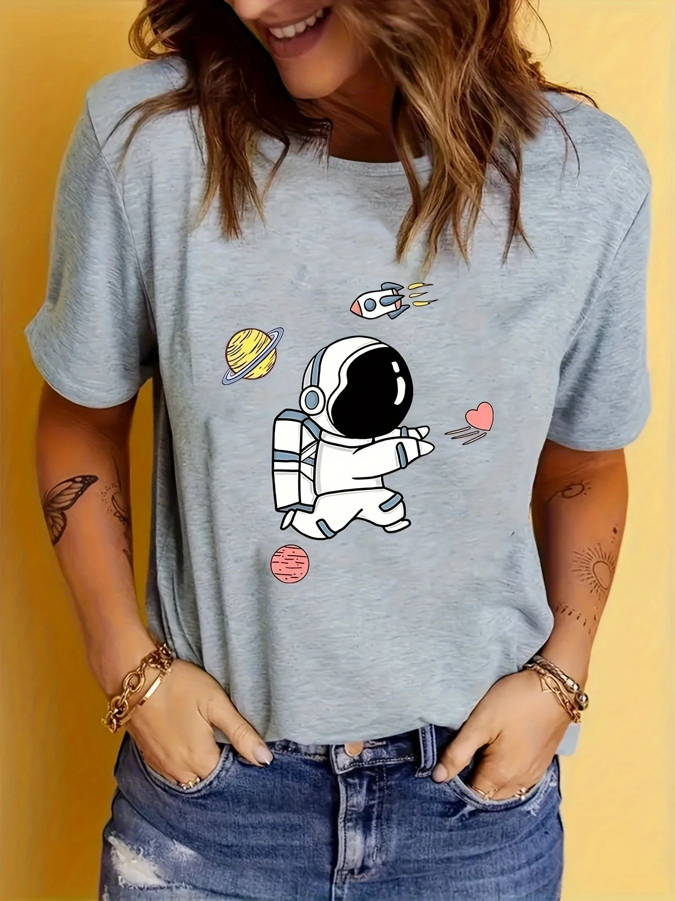 

Женская повседневная спортивная футболка больших размеров с принтом астронавта, удобная, с коротким рукавом, модная, дышащая, повседневная, эстетичная одежда