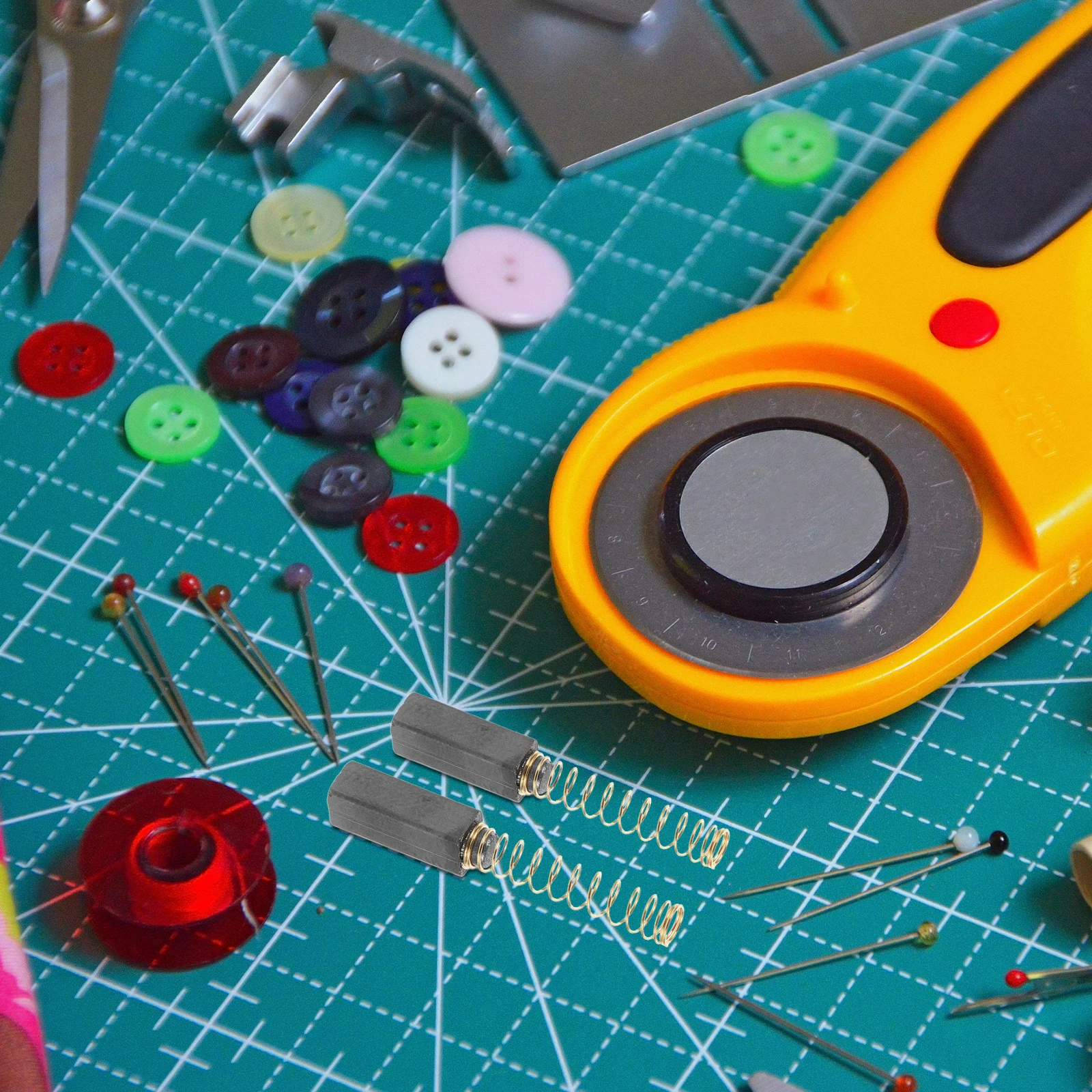 

20pcs Sewing Machine Carbon Brushes Durable Reliable Material Stable Performance Electric Motor Brush Replacement Parts