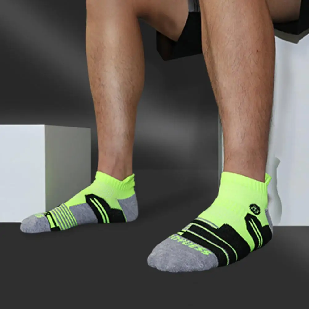 1 Pair Men Sports Socks Elastic Anti-slip Breathable Outdoor Cycling Socks Sweat Absorption Jogging Shockproof Running Socks