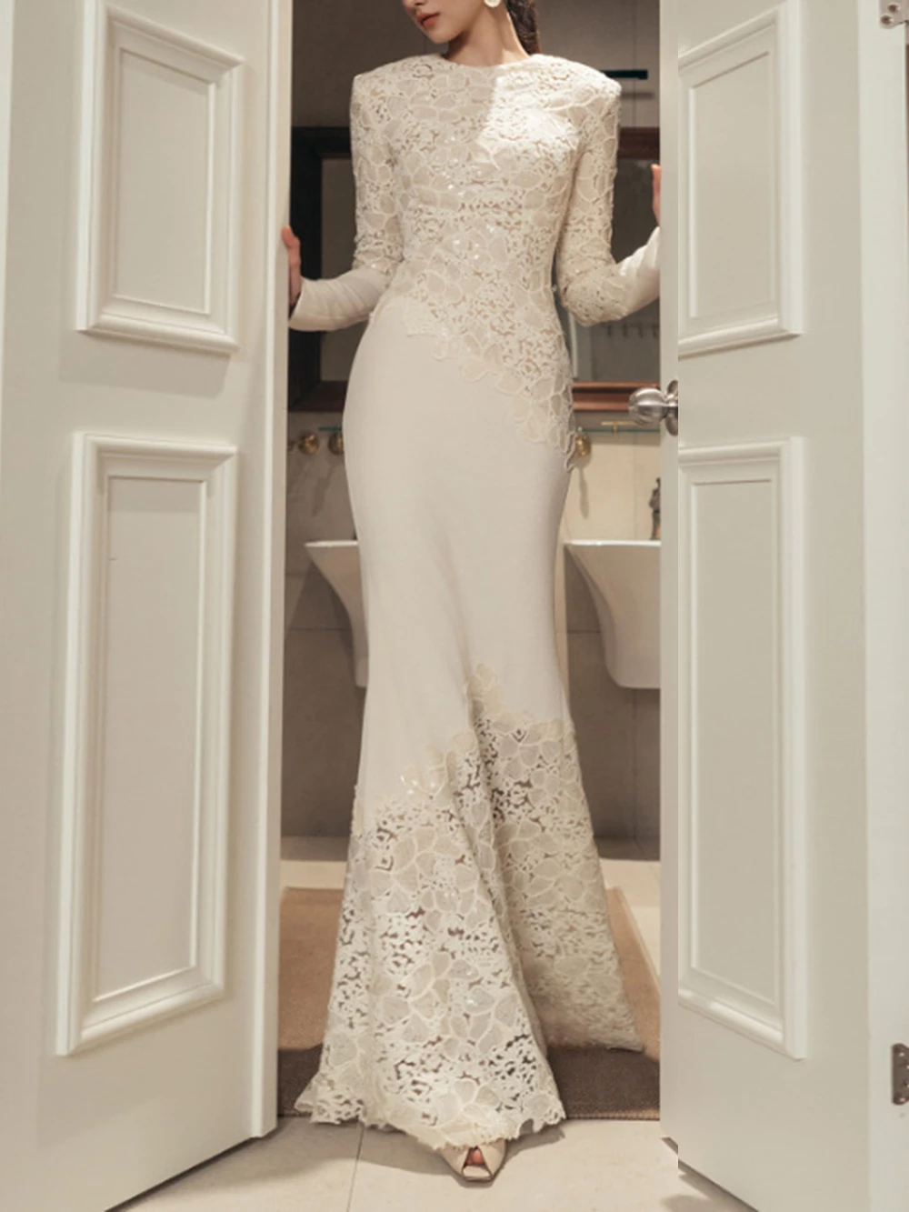 Abito lungo maxi a maniche lunghe sottile con paillettes in rete impiombata da donna Modphy tinta unita elegante