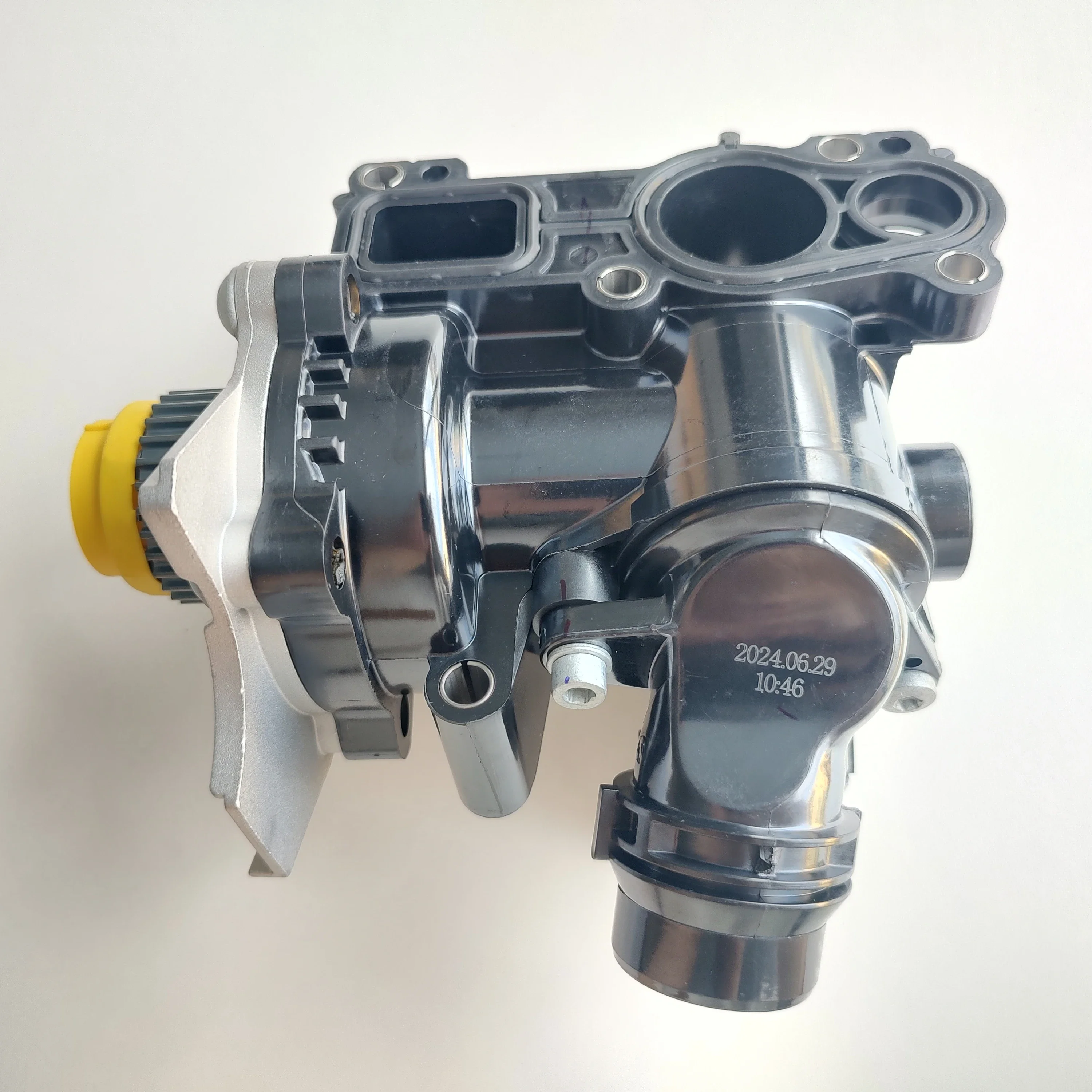 Original Ea888 GEN 2 Engine Water Pump Thermostat Assembly for Volkswagen Passat 2011-2018 Magotan 2012-2016 Golf 2009-2014 CC