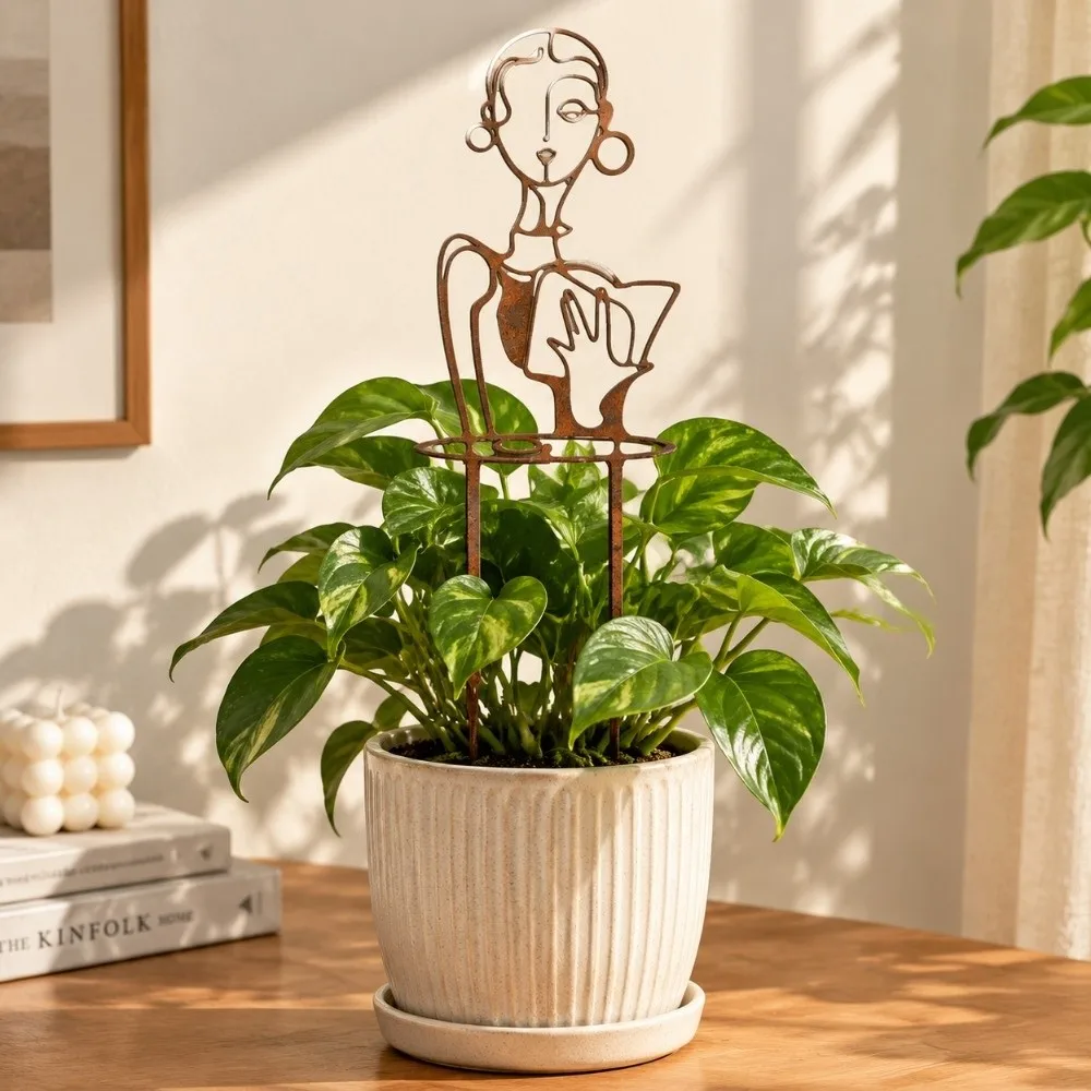 Iron Character Silhouette Plant Stand Strong Load Bearing Weather Resistance Plant Fixed Frame Hollow Out Plant Climbing Trellis