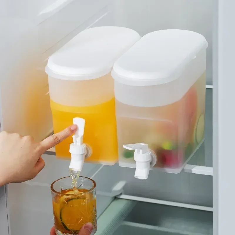1PC Kühlschrank Kaltwasserkocher und Wasserhahn Kaltwassereimer 3,5L große Kapazität Früchtetee Getränkekessel für den Heimgebrauch