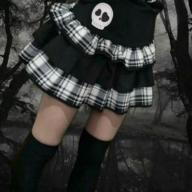 Summer Women Y2K Grunge Gothic Streetwear Skull Print Low Rise Wide Elastic Waistband Plaid Tiered Ruffle Mini Skirt