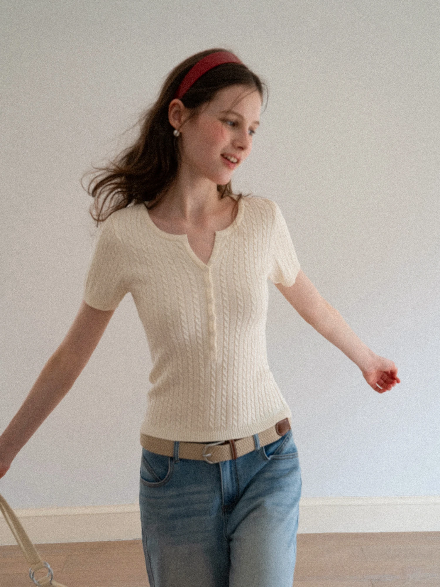 

EGGKA Women's Short Sleeve Knitted V-Neck Top Summer Slim Fit Pure Color Versatile Casual Fashion Soft Viscose Polyester Blend