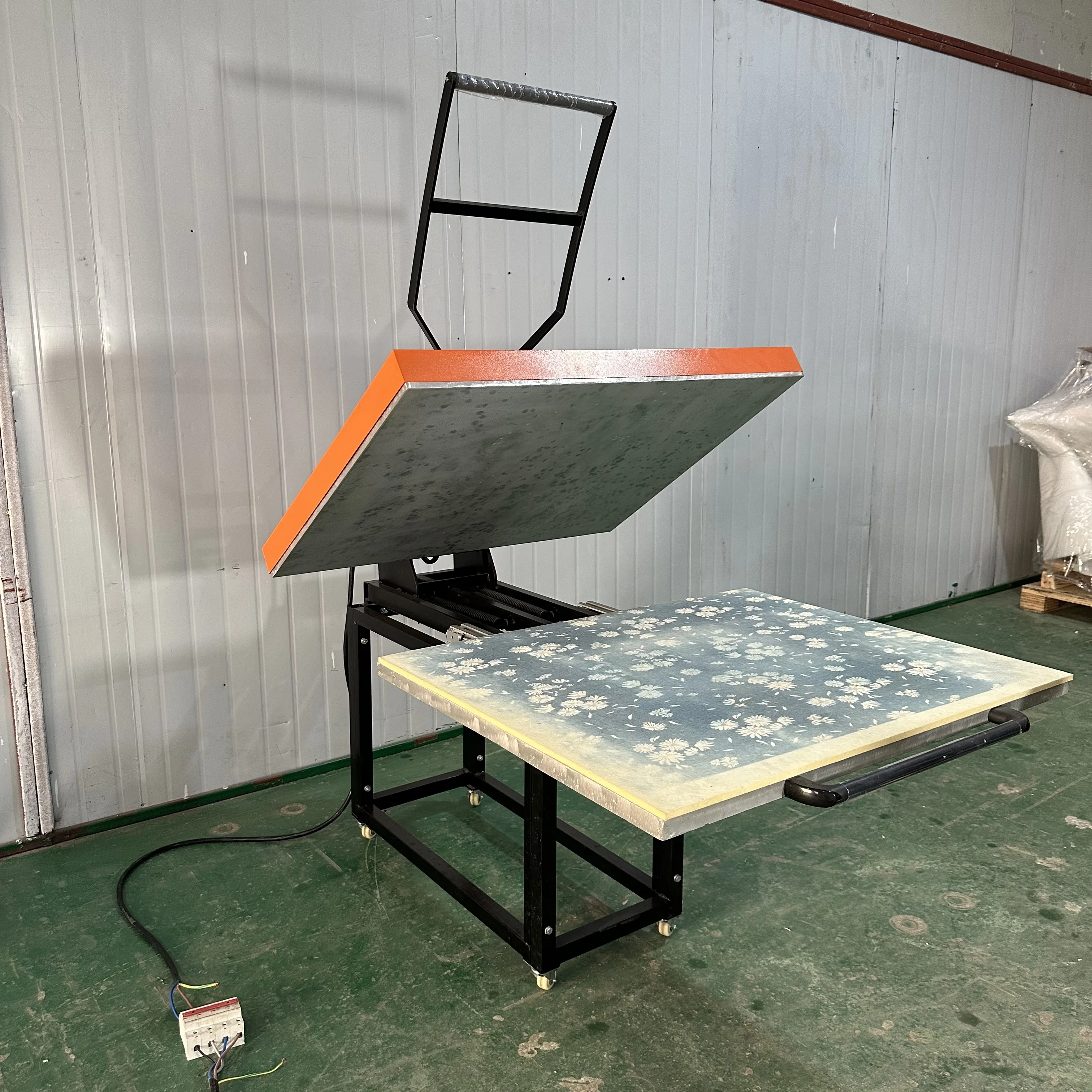 

Large Size 60x80cm Manual Heat Press Machine Mechanical Garment Press Tool