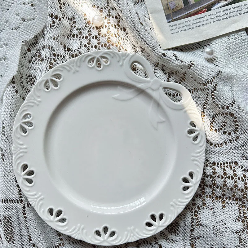 Ins French Hollowed Out Relief Western Food Plate Cake and Dessert Plat Home Decoration Plate with High Aesthetic Value Bow