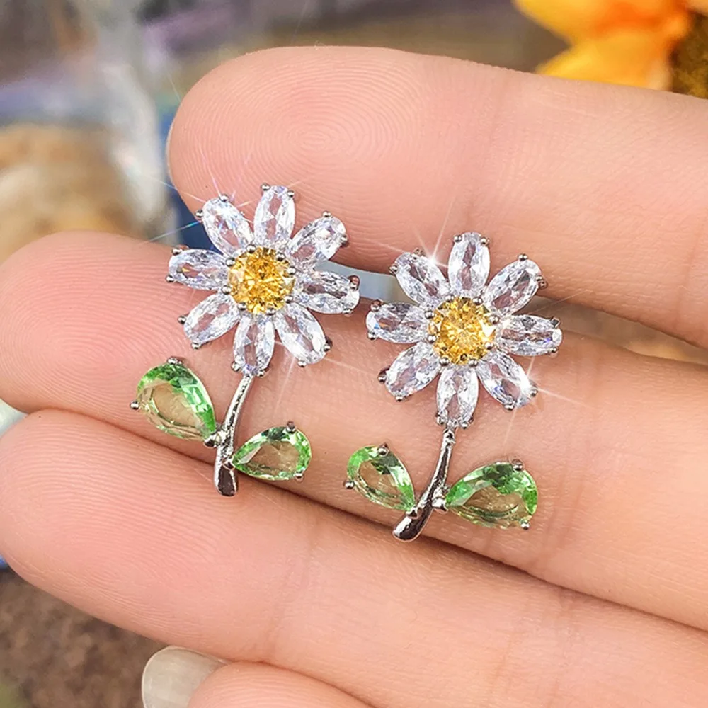 Luxury Sweet Full High Quality 5A Zircon Daisy Flower Stud Earrings for Women Exquisite Romance Stainless Steel Piercing Jewelry