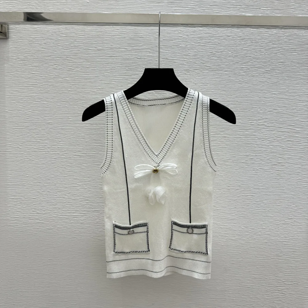 

High-quality 2026 new women's V-neck pullover, simple yet fashionable, featuring large pockets and bow decorations xy26414177