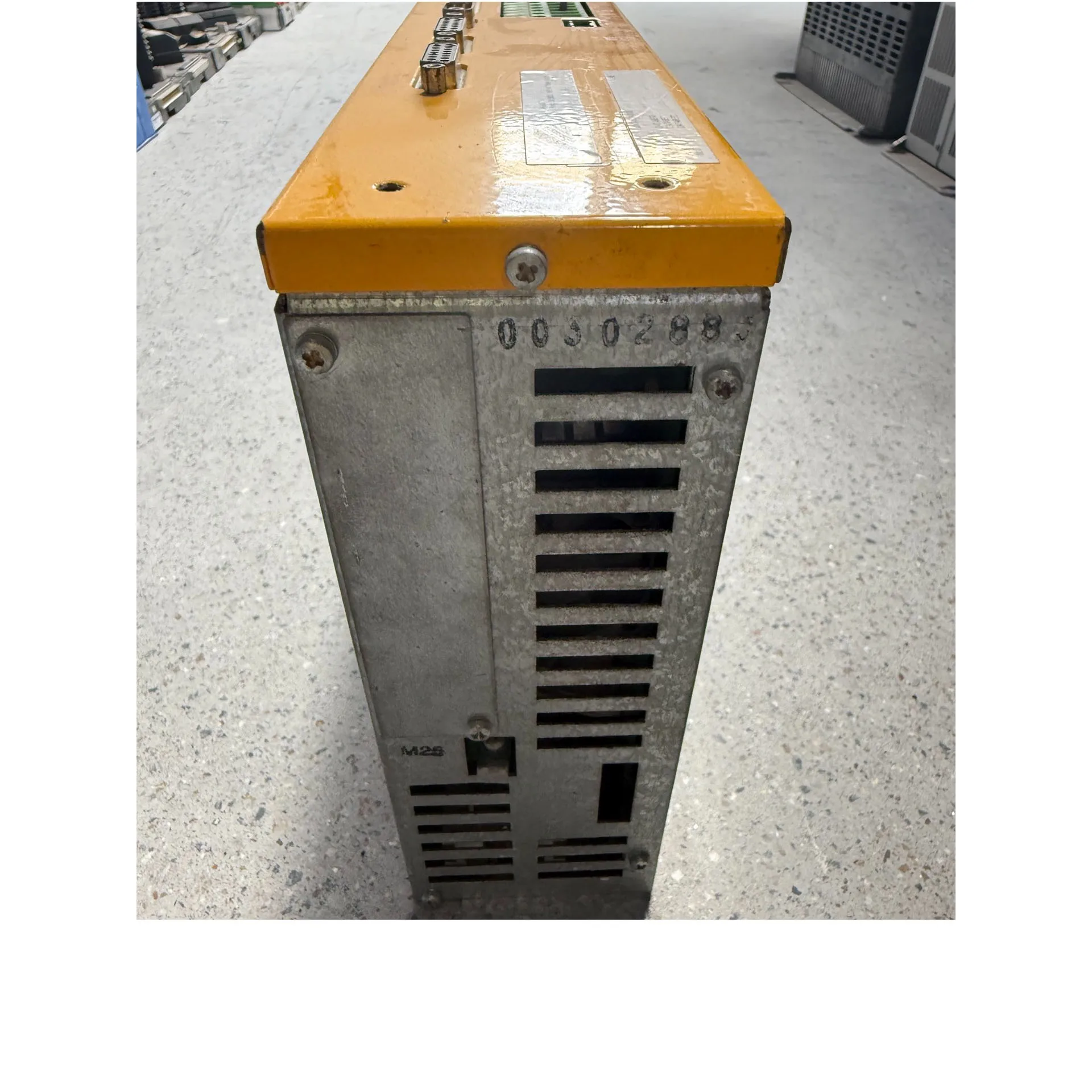 BUM 60S-04-08-54-B-001-VC-AE-00 コントローラー 保証付き