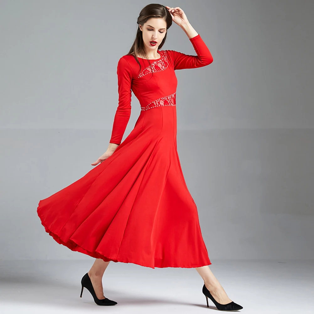 Abito da competizione di ballo da sala a maniche lunghe da flamenco, gonna galleggiante in costume da competizione di valzer con cuciture in pizzo