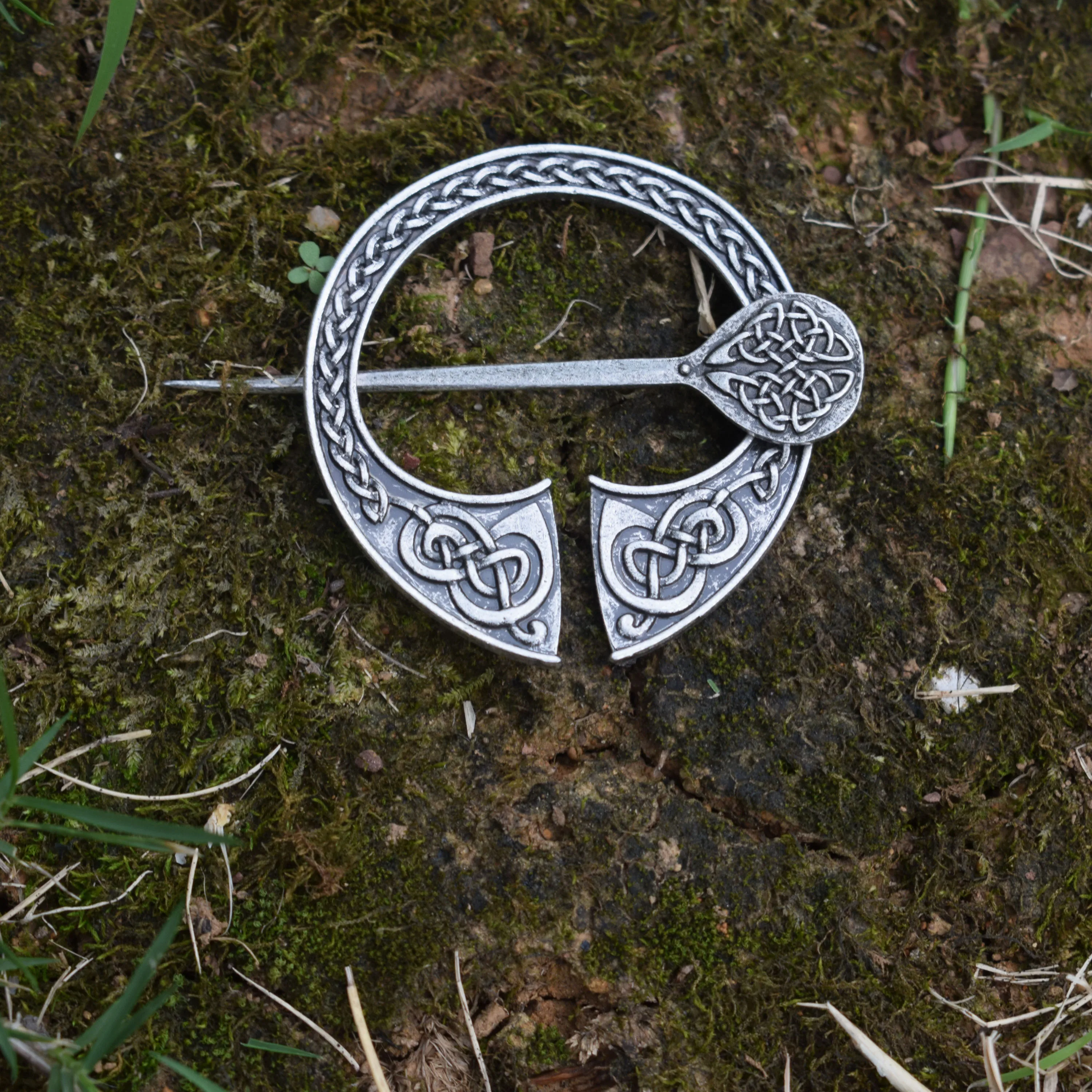 1PCS Vintage Personalized Viking Celtic Knot Breast Pin Men and Women Cloak Pin Emblem Viking  brooch Jewelry