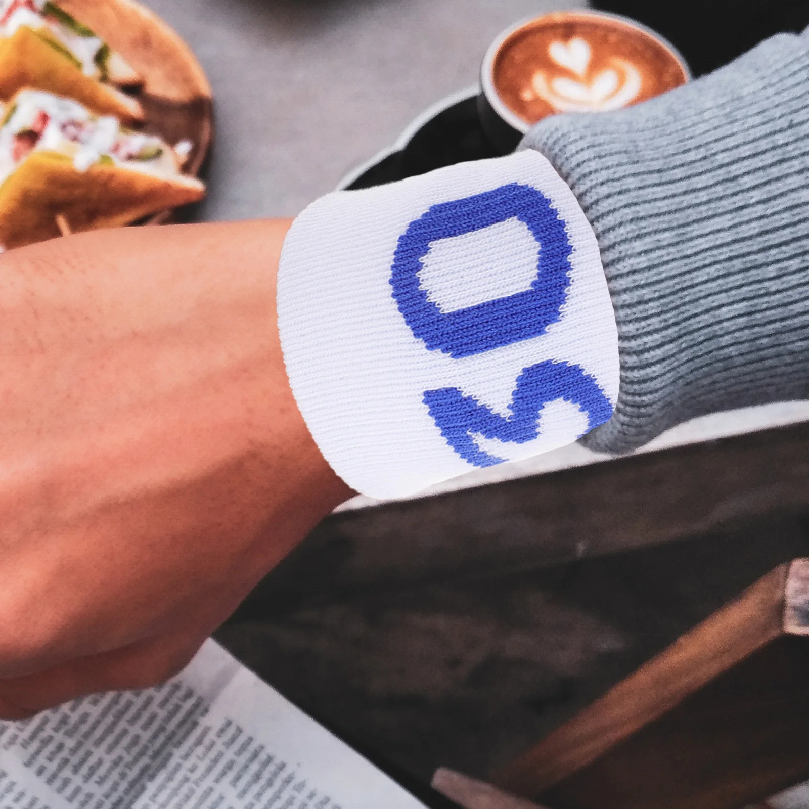 

1Pair Sports Wrist Bracer Made of Polyester for Running Basketball Football Yoga Exercise Sweat Wristbands Men Women Flexible