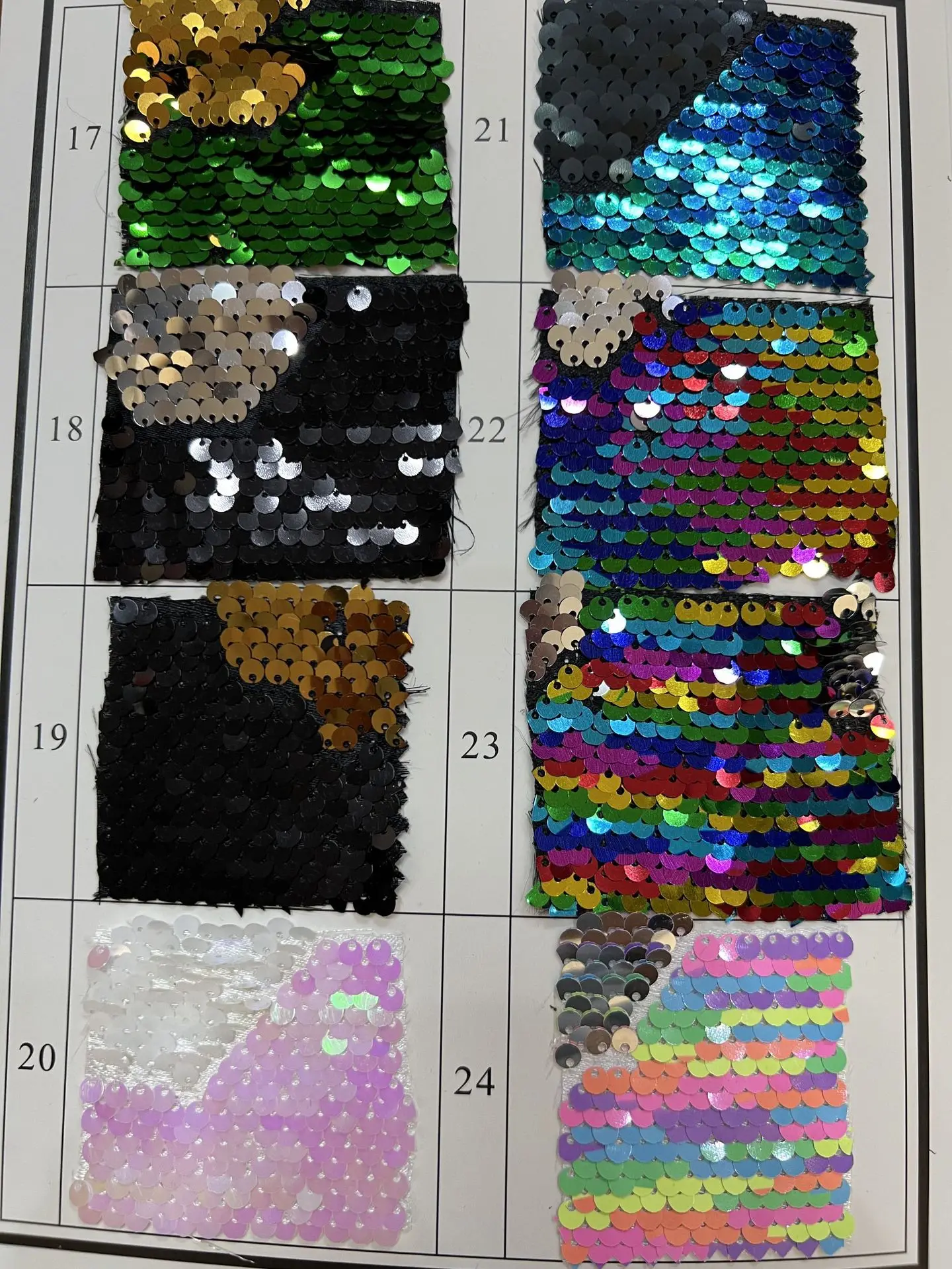 Tessuto ricamato con tubo in scala flip a 2 colori glitterato Tessuto con paillettes circolari da 5 mm per abito da sera Materiale in pizzo