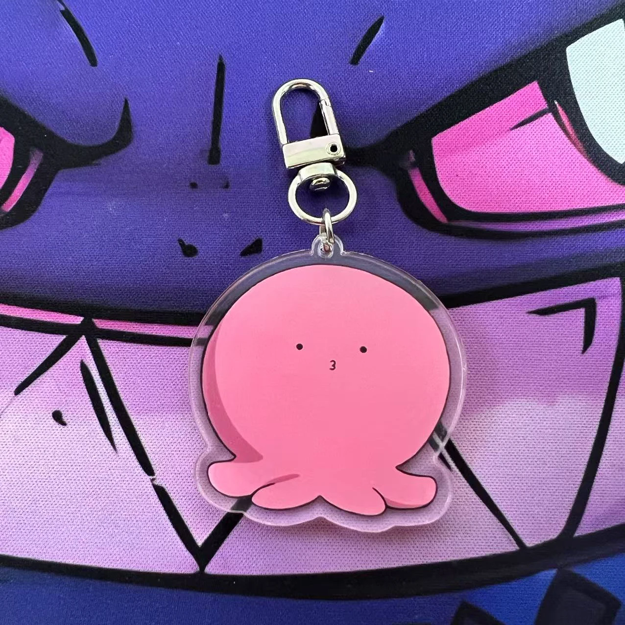 1 Stück 2D Anime Pink Cute Octopus Acryl Schlüsselanhänger, Rucksack Anhänger, Auto Schlüsselanhänger.