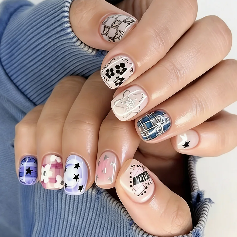 

24Pcs Flower Heart Star Design Press on False Nails Short Square Head Full Cover Nails Tips with Grid Bow Detachable Fake Nails