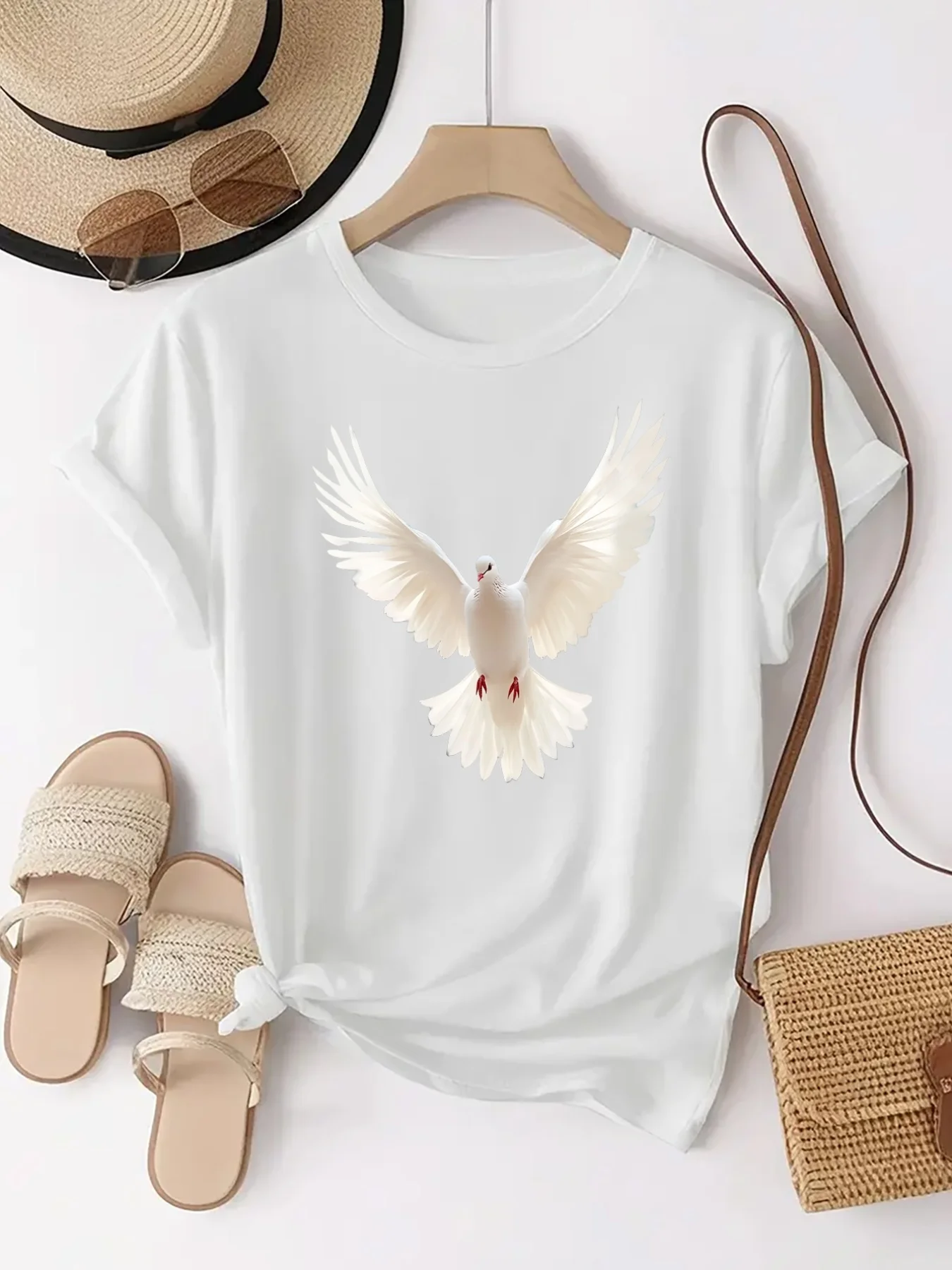 The Flying Dove Symbolizes Freedom Hope Casual Round-neck T-shirt for Women with Personalized Pattern Prints for Everyday Wear