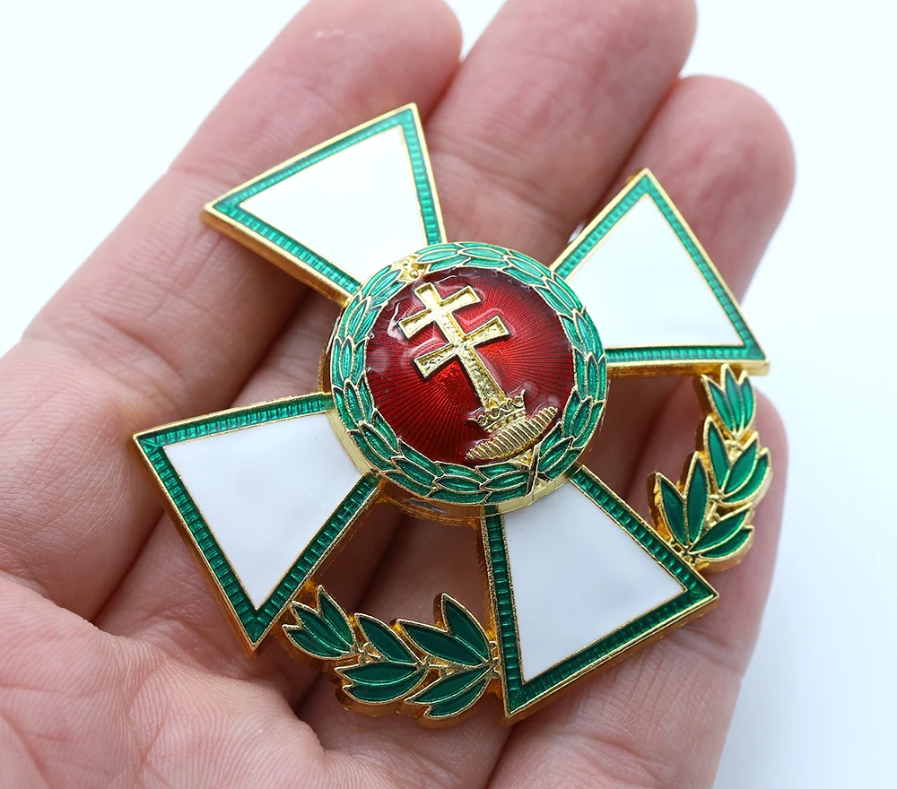 Reproduction de la Croix d'Officier de l'Ordre de Mérité de Hongrie avec décoration de guerre