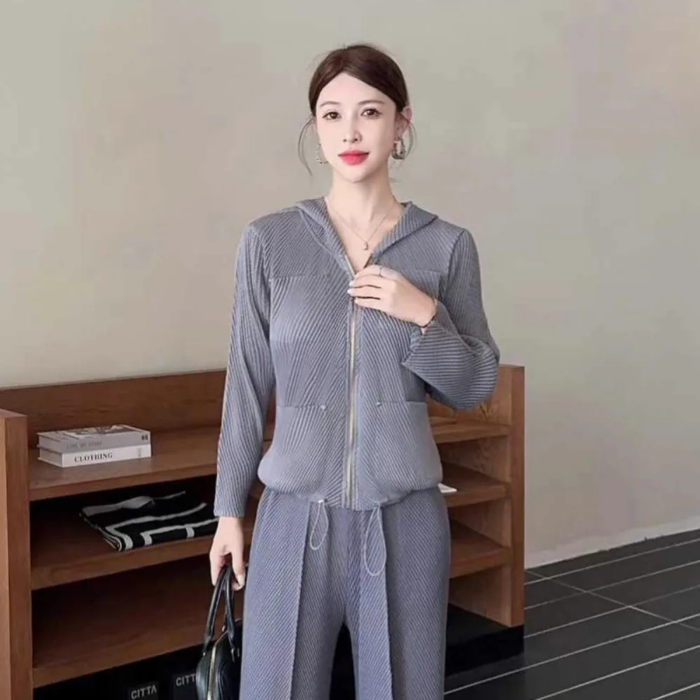 Miyake Pleated 2025 Autumn Casual Simple Zipper Hooded Jacket Women's Fashionable Versatile Cardigan Sweatshirt Solid Color Top
