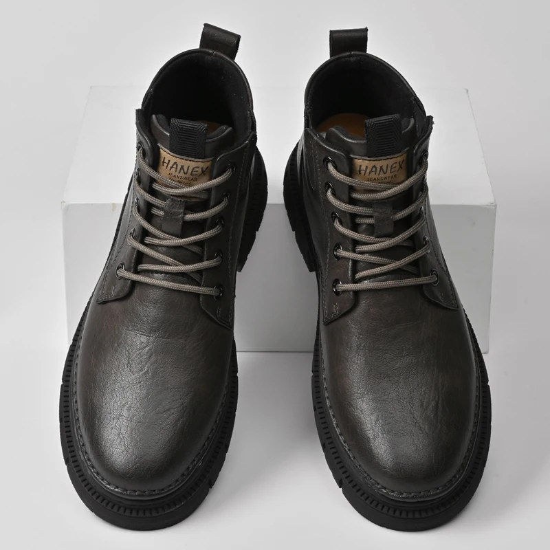 

Retro Men Casual High Top Boots Suitable for Commuting Simple Breathable Height Increasing Durable Outdoor Fashion Short Boots