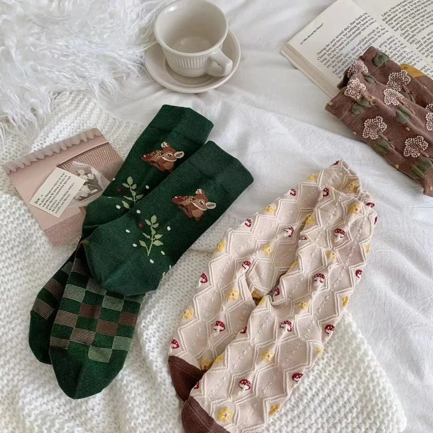 3 زوج/وحدة النساء الجوارب الخريف الشتاء Harajuku خمر الجوارب الطويلة الكورية موضة الأزهار النقش لوليتا Kawaii لطيف الجوارب النساء