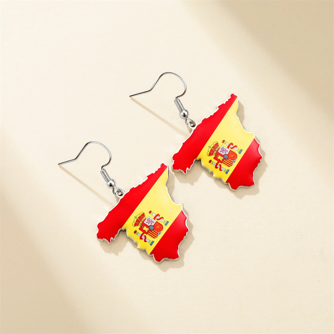Eueavan Spanien-Kartenflaggen-Ohrringe für Frauen, Edelstahl, UV-bedruckt, geografische Spanien-Hängeohrringe, ethnischer Schmuck, Geschenk – Detail 3