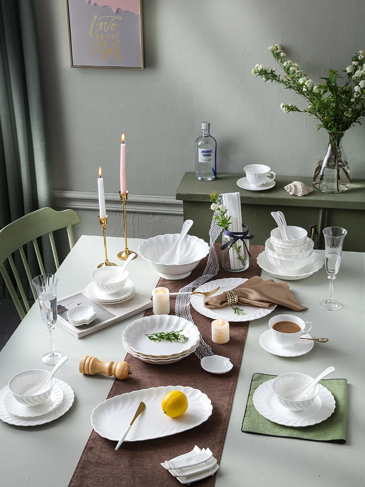 

Luxury Bone China Dining Set Home Use Emed Cerc Rice Bowl Plate Di Combination Internet Famous Pure White Western Di...