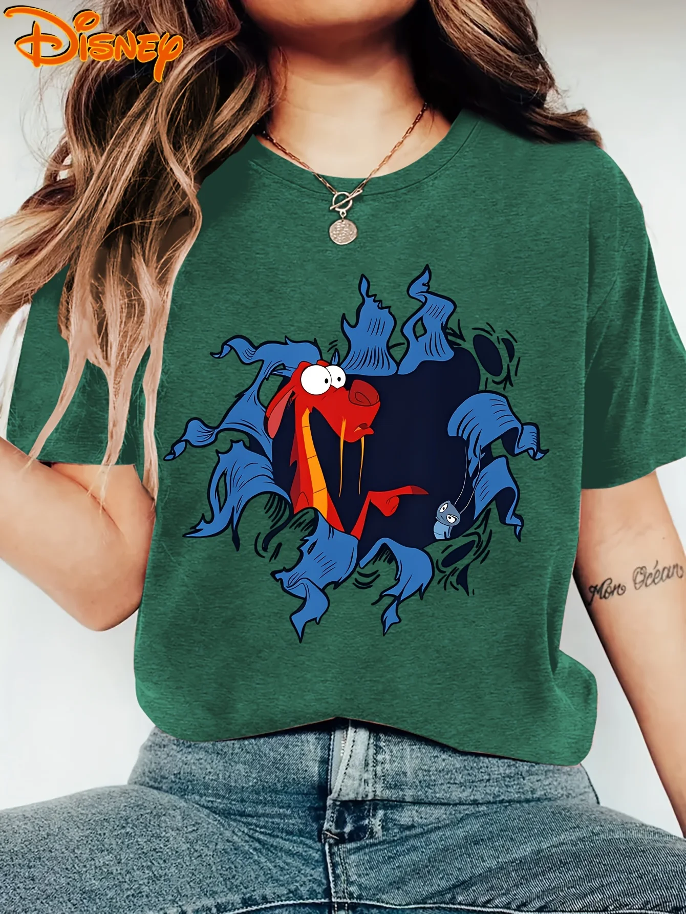 تي شيرت ديزني الرسمي برسومات مولان والكريكيت، فضفاض. طبقة أساسية من القطن مناسبة لجميع المواسم للرجال والنساء
