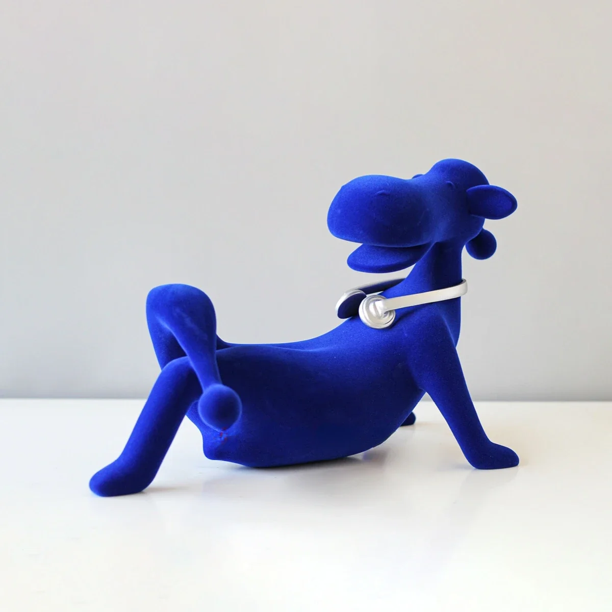 Light Luxury Children's Room Klein Blue Flocking Decoration Model Room Living Room Creative Animal Ornaments