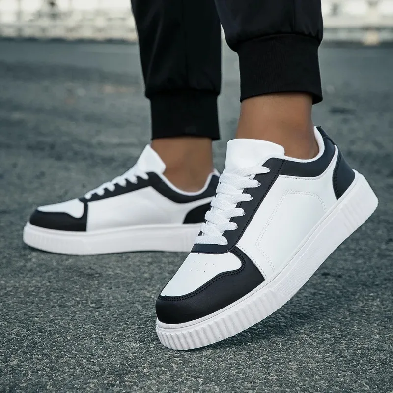 

Men's Retro Street Sports Shoes Lightweight Four Season Skateboard Shoes Breathable Mens Walking Vulcanized Shoes Men's Sneakers