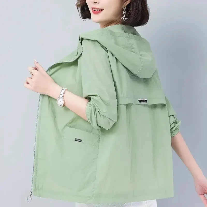 New Sunscreen Clothing Women Summer Jacket Middle Aged Mothers Clothes Hooded Short Jackets Thin Coat Female Outerwear Tops