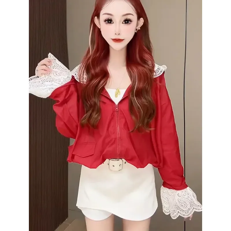 الحلو نمط المرأة بلوزة مع الدانتيل تقليم نفخة الأكمام بيتر بان طوق البريدي الجبهة قصيرة طول عادية ربيع الخريف قمة الموضة