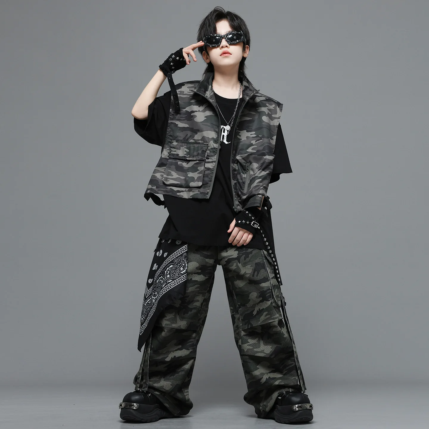 طفل Kpop الهيب هوب الملابس كامو جاكيت بلا إكمام سترة المحملة حزام غير رسمي المظلة البضائع السراويل لفتاة صبي ملابس رقص الملابس
