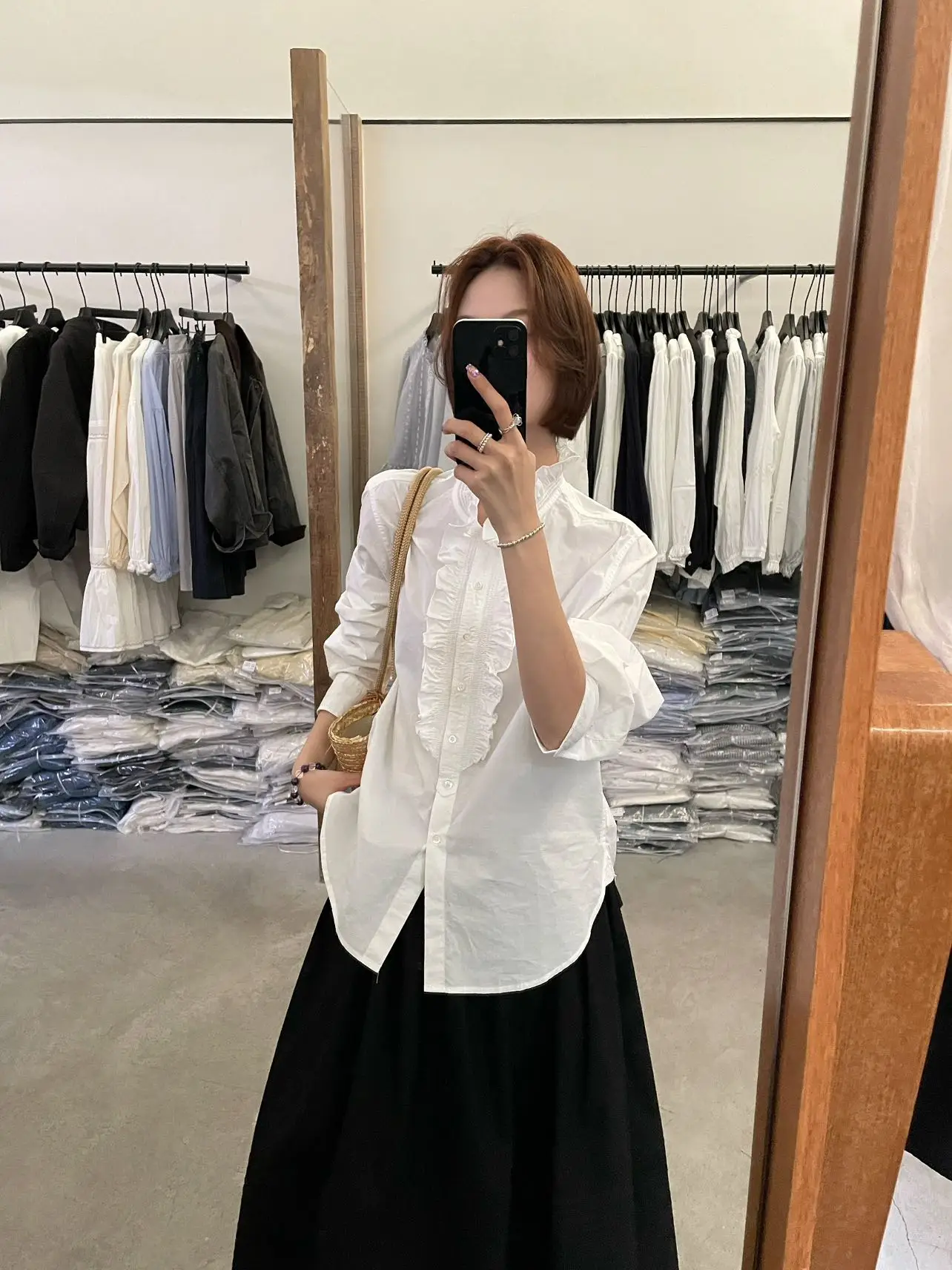 

Lilian Mid-Length Shirt with Lace Trim Design Breathable Skin-Friendly Long Sleeve Business Casual Style Women's Top