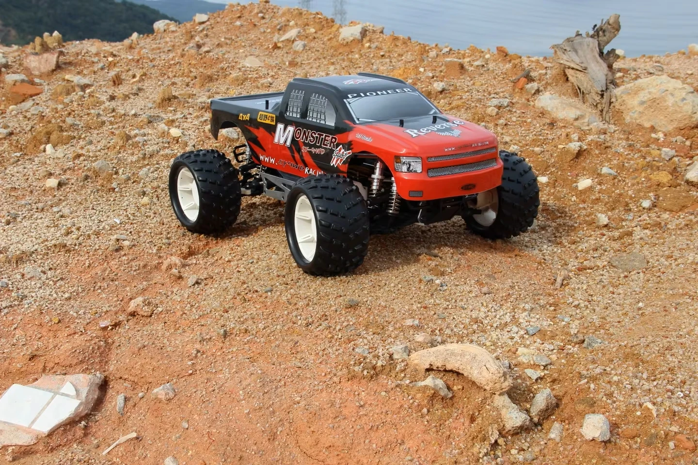 

SY 4WD 30.5CC 2-Stroke Engine RC truck With Reverse Gear