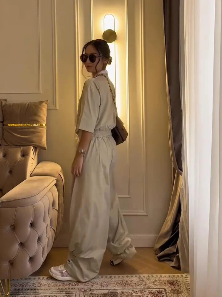 Damen-Hosenanzüge, 2-teilig, V-Ausschnitt, Kurzarm, seitliche Knopfleiste, Schnürung, geraffte Mäntel, plissierte Hosen, schicke Damen-Outfits mit Paneelen – Detail 10
