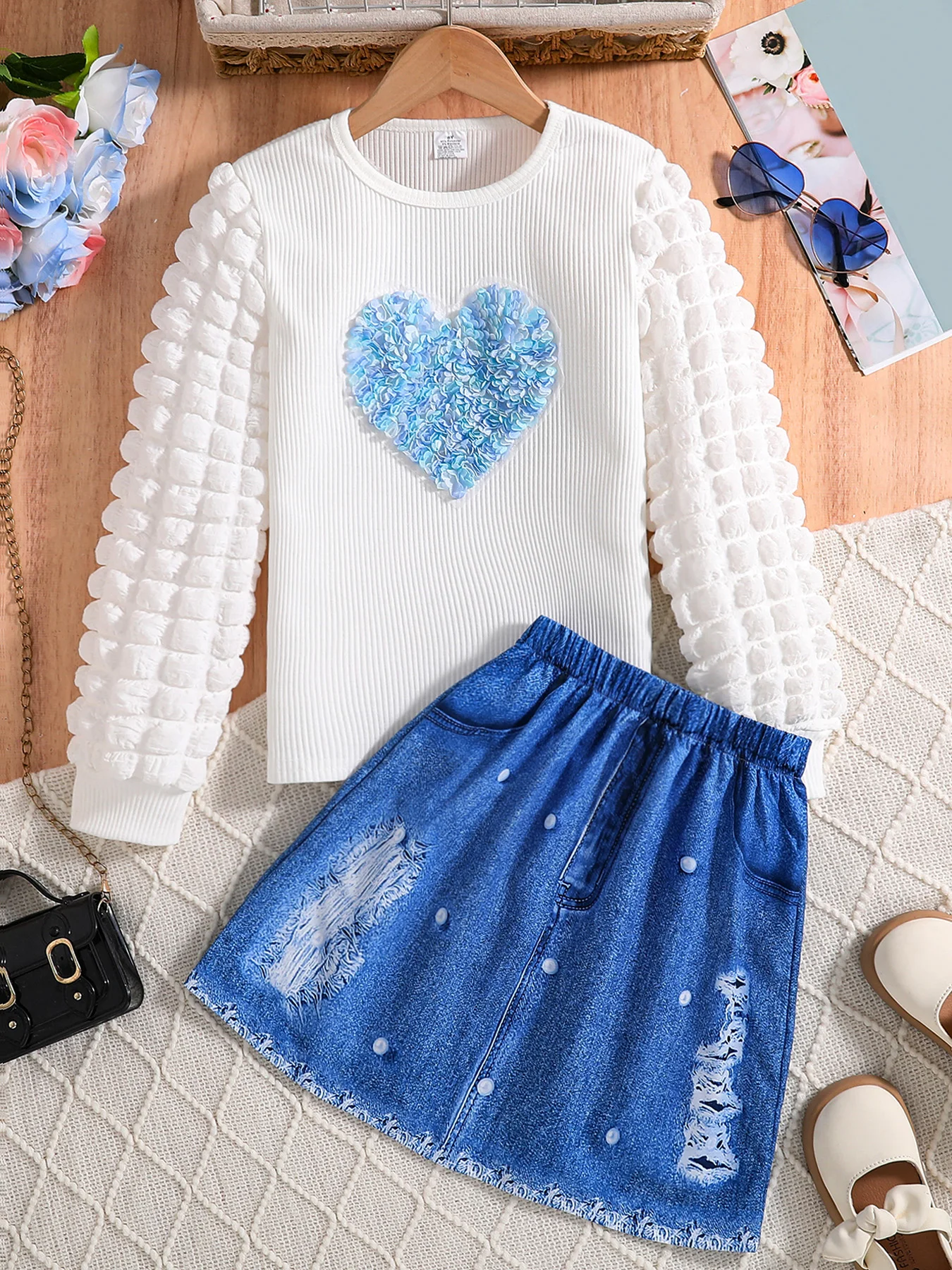 

Весенне-осенний стиль для девочек 8–12 лет. Модная и простая одежда с круглым вырезом и пышными рукавами в форме сердца + юбка-трапеция из искусственного денима. Комплект из 2 предметов. Повседневная одежда для девочек на открытом воздухе.