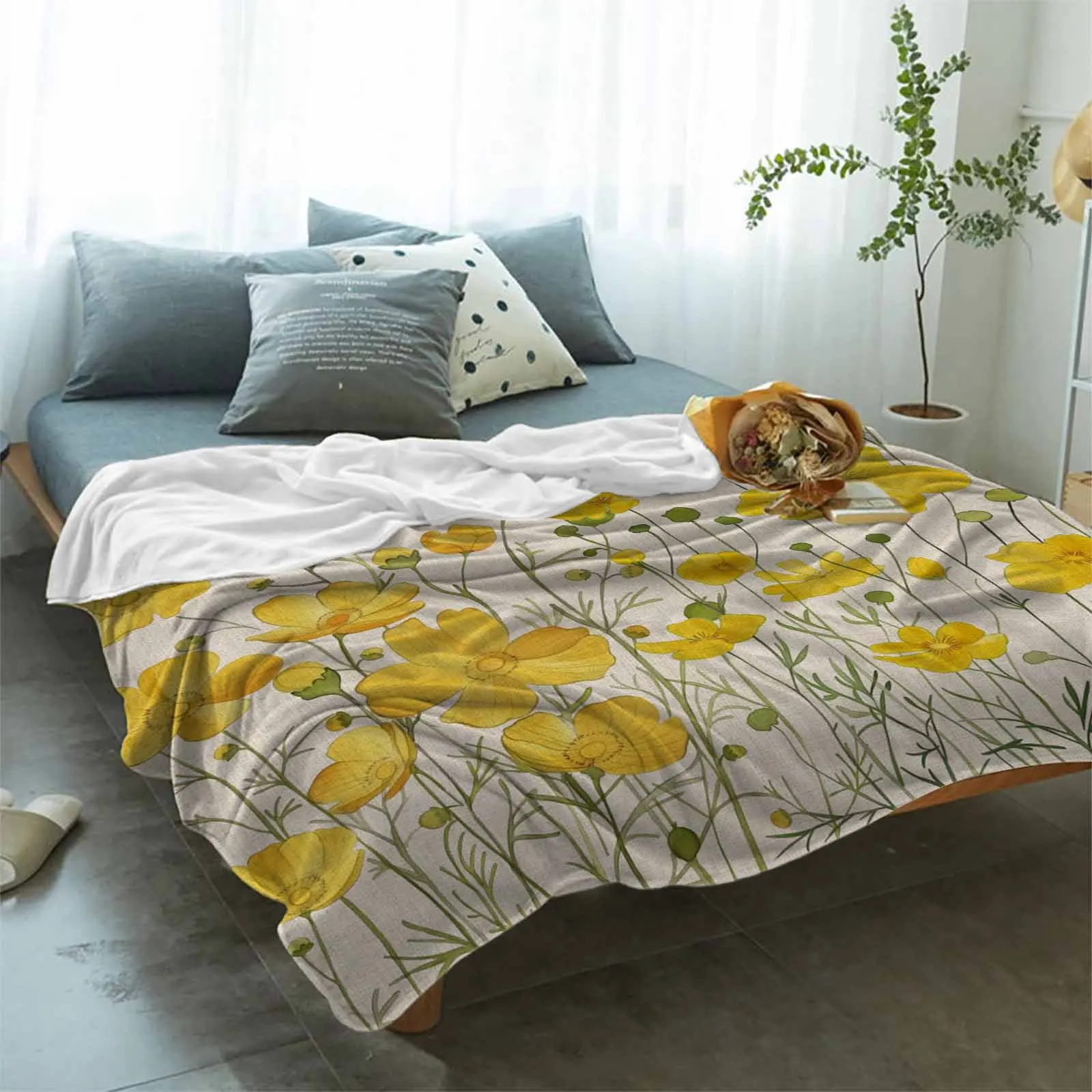 Watercolor Style Chrysanthemum Blankets Portable Soft Throw Blanket for Bed Office Bedspread Home Decor Flannel Blanket